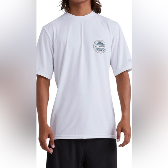 Billabong Men’s NWT Large Rashguard Surf Shirt Loose Fit UPF Short Sleeve Swim - Picture 2 of 3